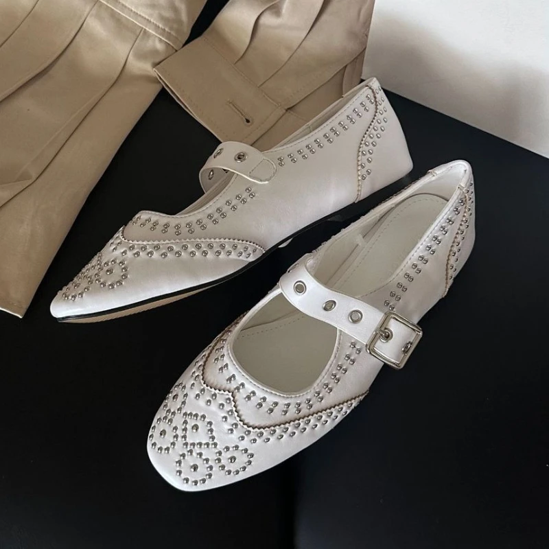 Retro Rivet Buckle Design Flat - مراجعة Women'S Fashion Brands وسعره