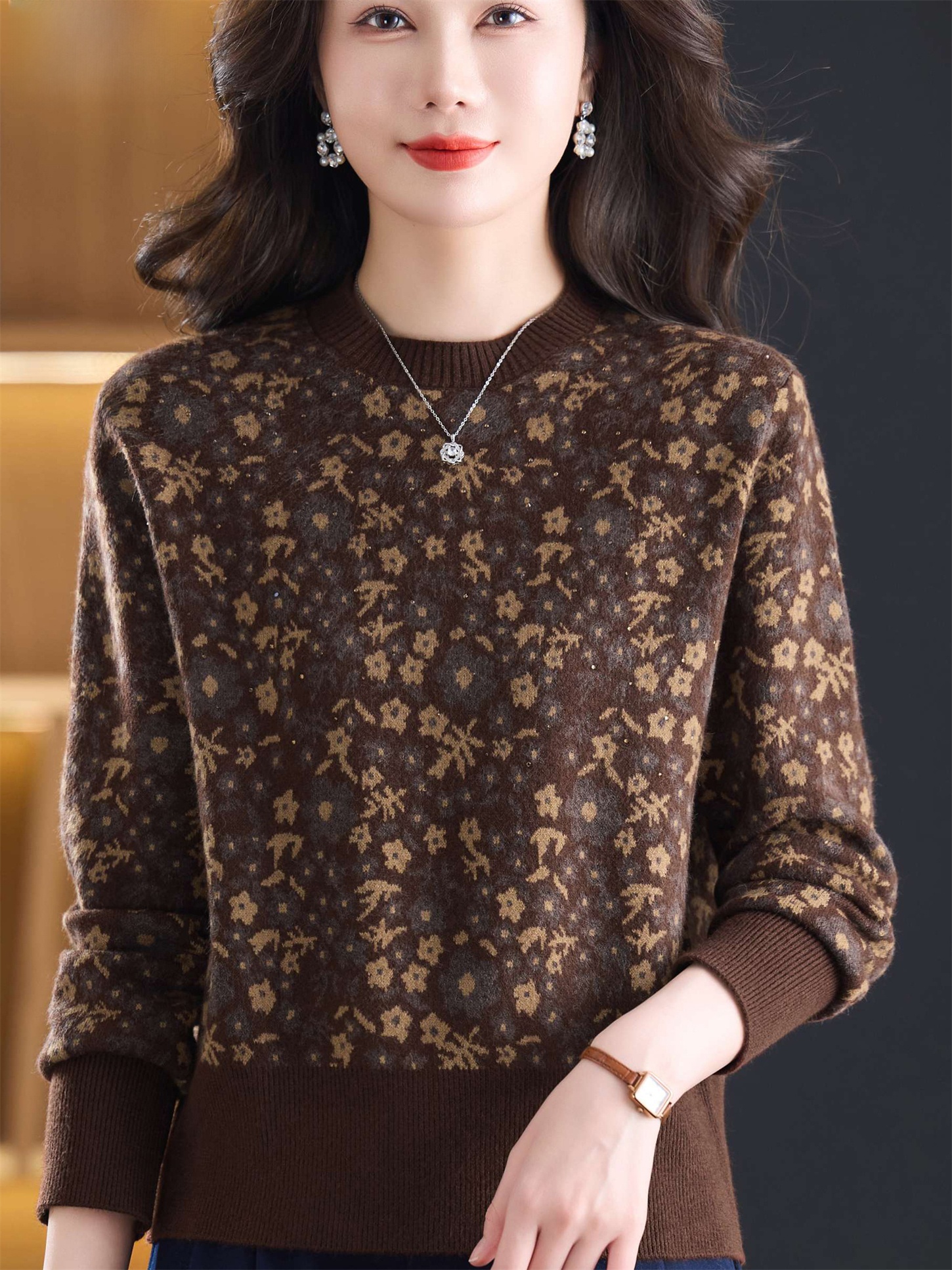 Fashionable round Neck Embroid - مراجعة Women Fashion Over The Years وسعره