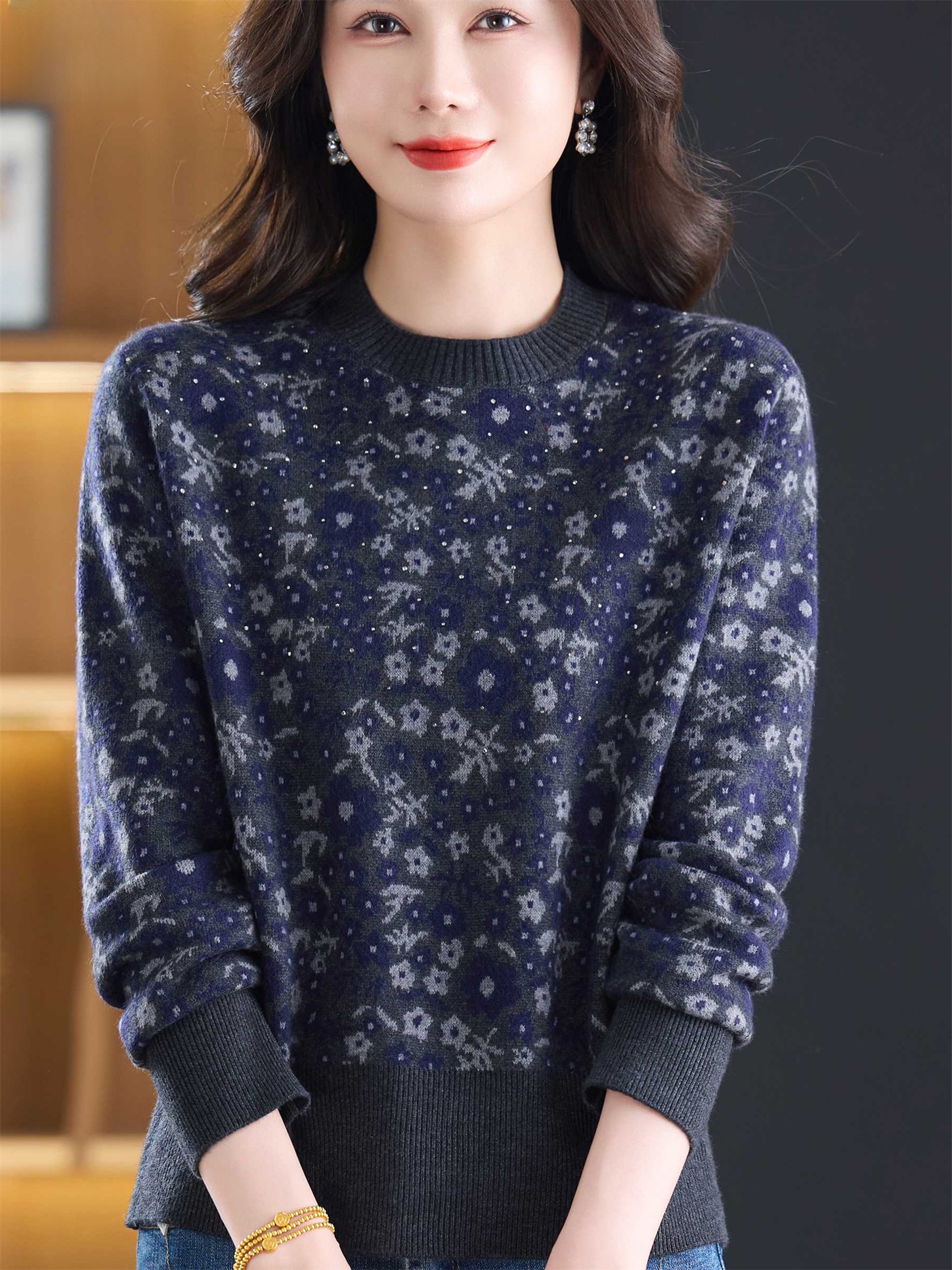 Fashionable round Neck Embroid - مراجعة Women Fashion Over The Years وسعره